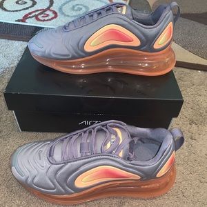 Women’s Nike Airmax 720 (size 6Y)